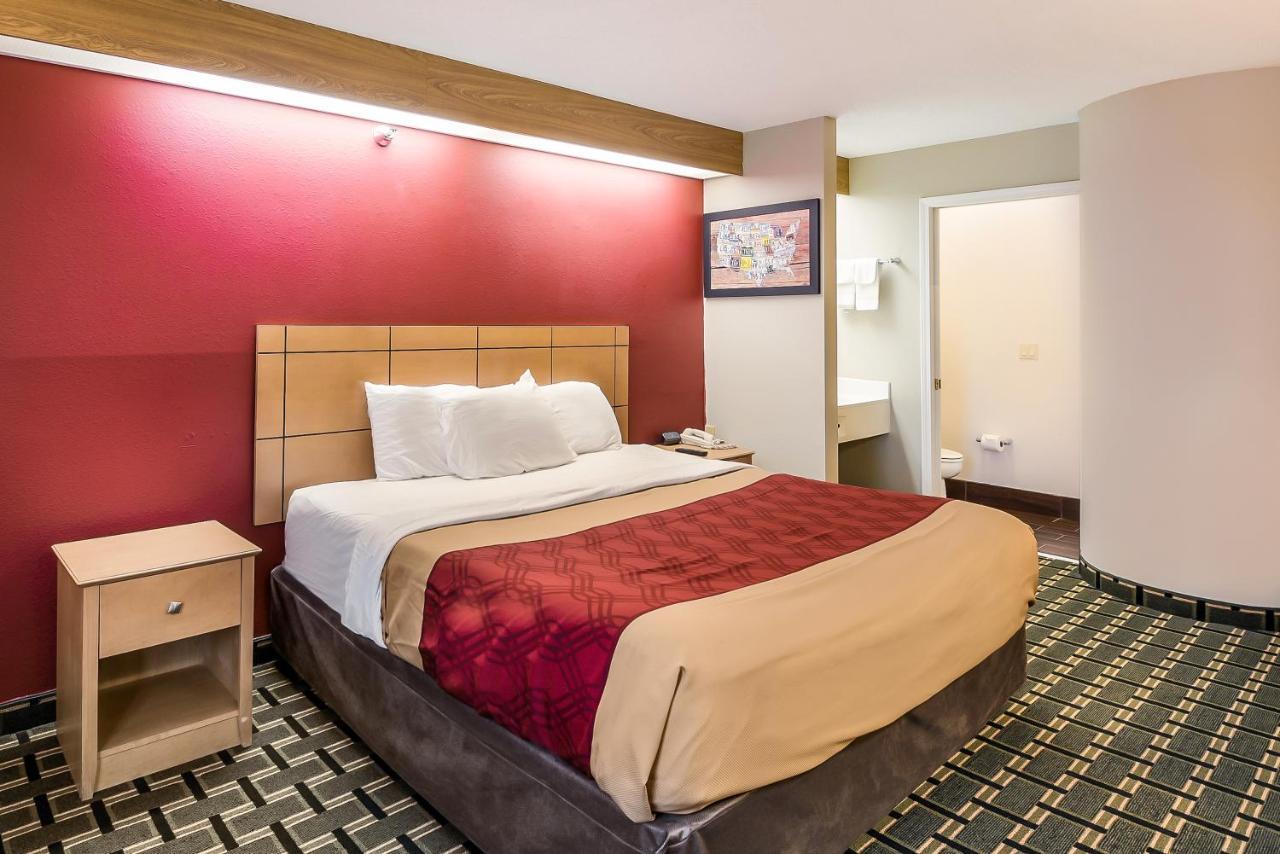 Econo Lodge Inn & Suites Peoria Illinois 외부 사진