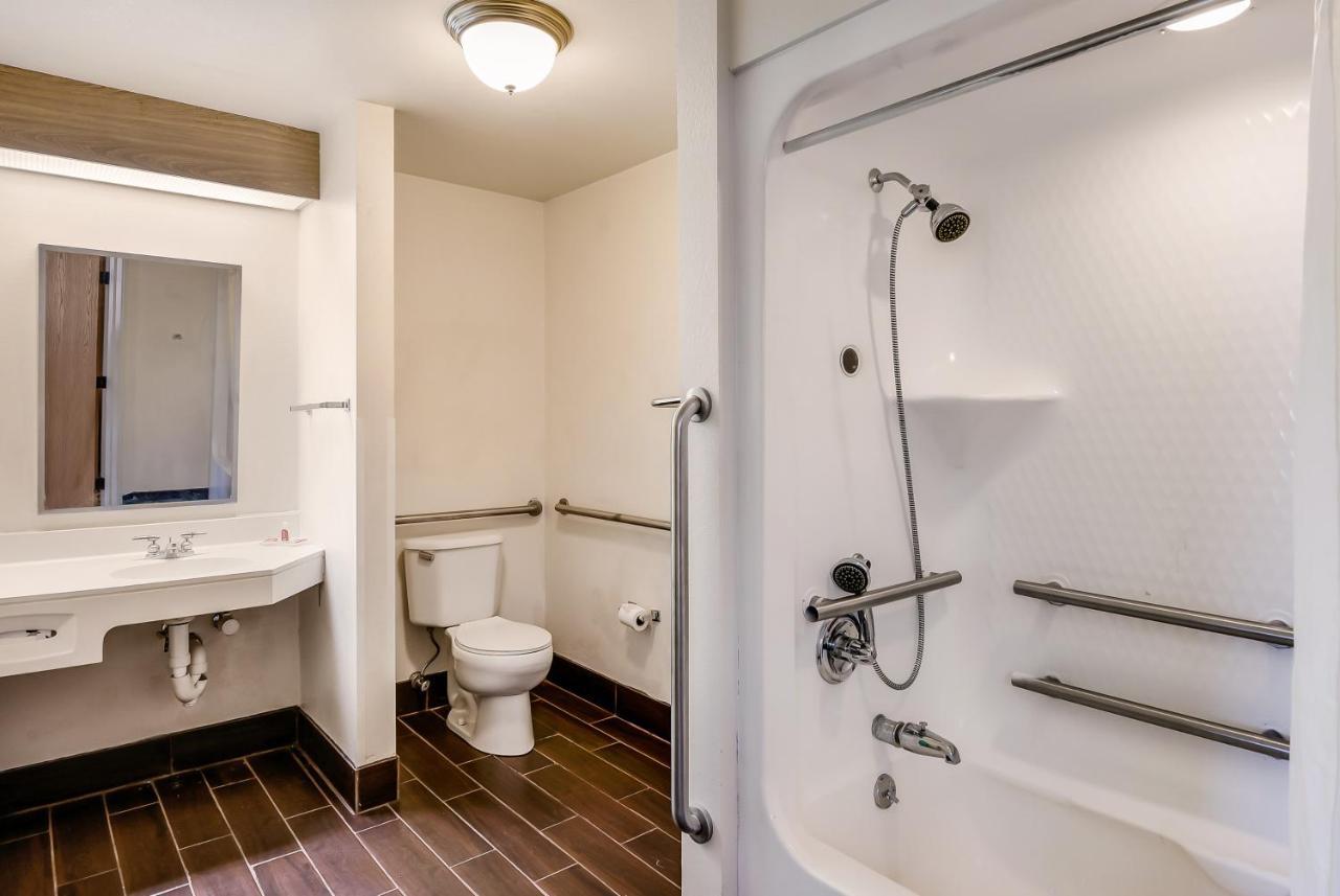 Econo Lodge Inn & Suites Peoria Illinois 외부 사진