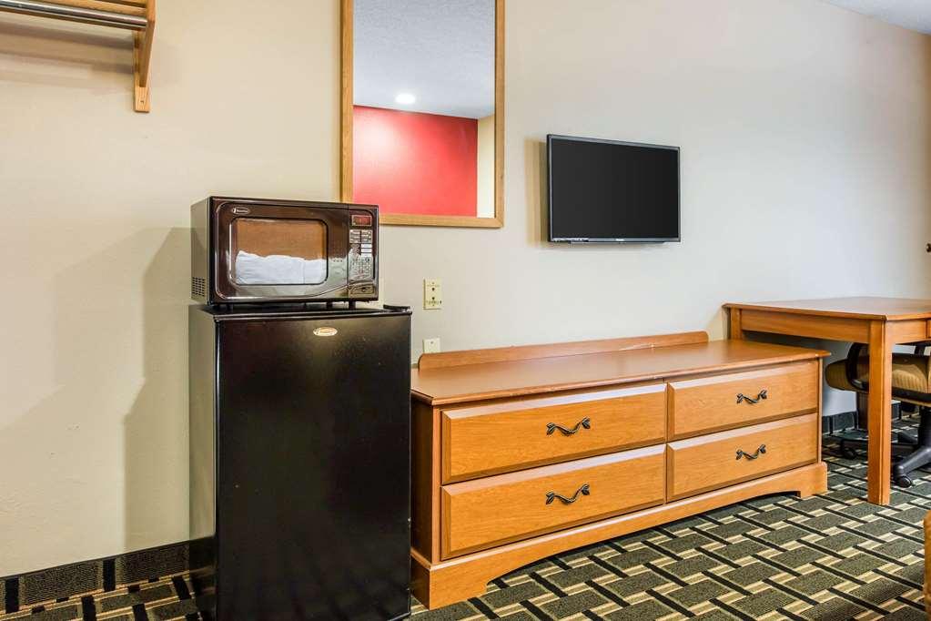 Econo Lodge Inn & Suites Peoria Illinois 객실 사진