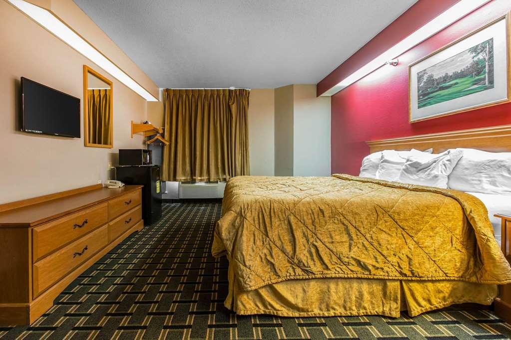 Econo Lodge Inn & Suites Peoria Illinois 객실 사진
