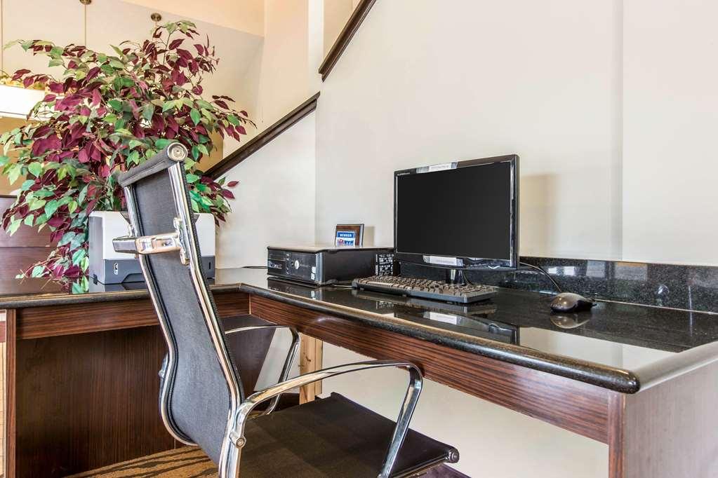 Econo Lodge Inn & Suites Peoria Illinois 시설 사진