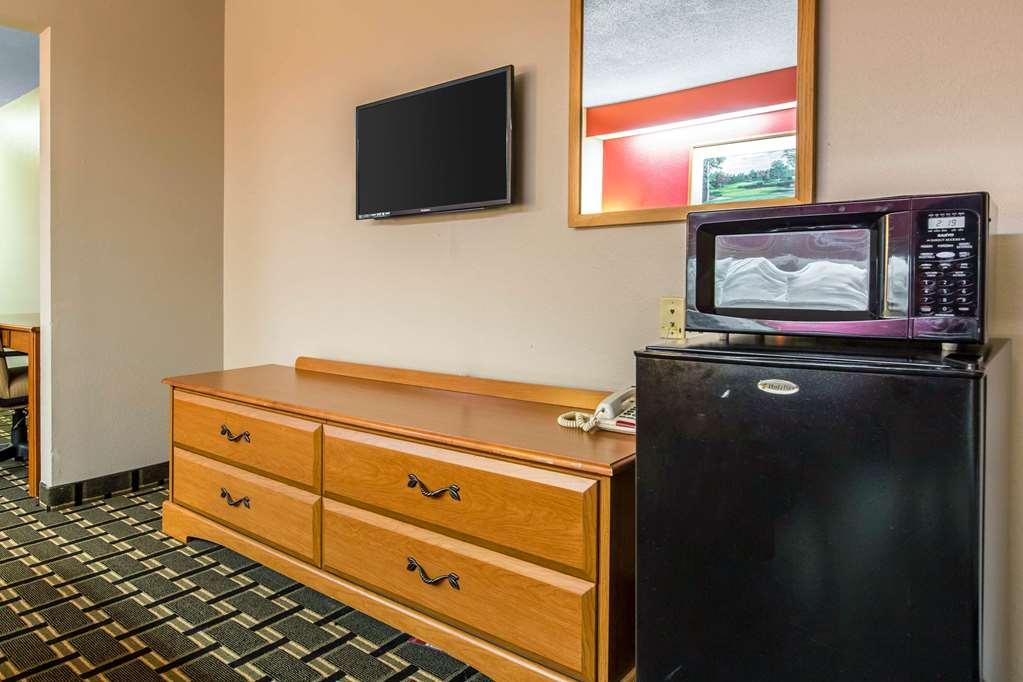 Econo Lodge Inn & Suites Peoria Illinois 객실 사진