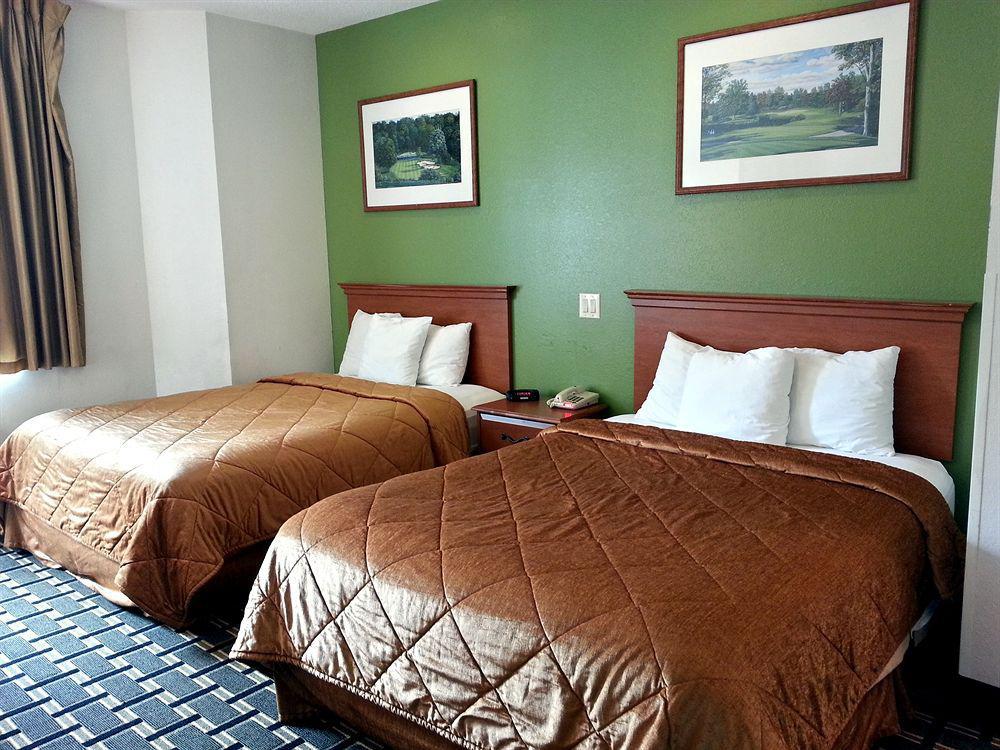Econo Lodge Inn & Suites Peoria Illinois 외부 사진
