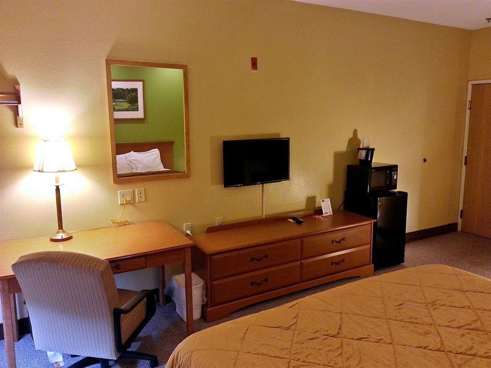Econo Lodge Inn & Suites Peoria Illinois 외부 사진